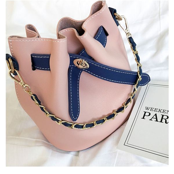 ladies shoulder bag messenger bag popular handbag 2019 new style tassel pu leather wallet chain small luxury handbag
ladies shoulder bag messenger bag popular handbag 2019 new style tassel pu leather wallet chain small luxury handbag