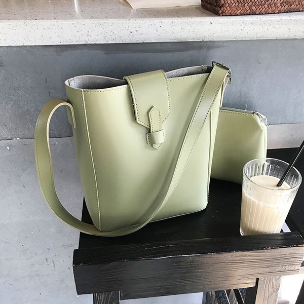 2020 summer new casual wild simple one-shoulder oblique large-capacity bucket bag pu mother and daughter bag female
2020 summer new casual wild simple one-shoulder oblique large-capacity bucket bag pu mother and daughter bag female
