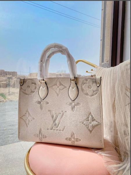 2020 fashion classic large capacitybag messenger bags clutch bag luxury ladies clutch bag shopping bag
2020 fashion classic large capacitybag messenger bags clutch bag luxury ladies clutch bag shopping bag