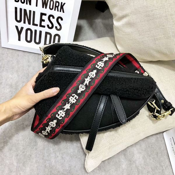 brands 2018 winter women saddle shoulder bags clutch handbags vintage ladies messenger bags short plush crossbody bag bolsas
brands 2018 winter women saddle shoulder bags clutch handbags vintage ladies messenger bags short plush crossbody bag bolsas