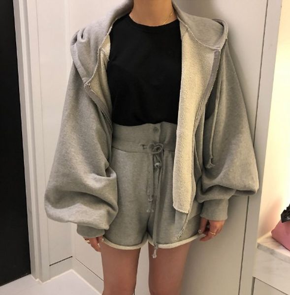 женщины осень твердая двухсекционный наборы с капюшоном zipper puff с длинным рукавом сыпучие толстовки с широкими шорты leg, Gray
женщины осень твердая двухсекционный наборы с капюшоном zipper puff с длинным рукавом сыпучие толстовки с широкими шорты leg, Gray