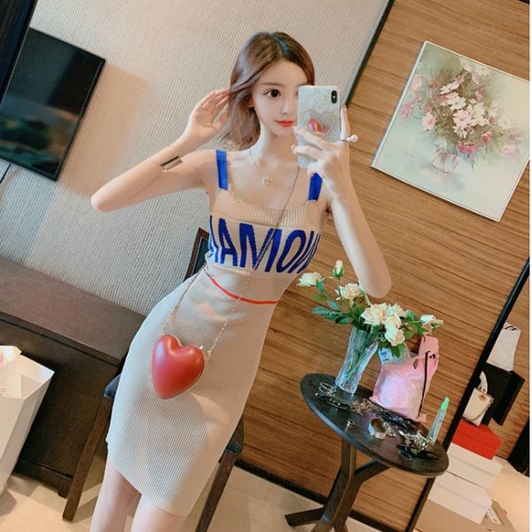 in the summer of 2020 the new skirt strap dress knitted hip tight mid-length ice silk dress womens fashion, White;black
in the summer of 2020 the new skirt strap dress knitted hip tight mid-length ice silk dress womens fashion, White;black