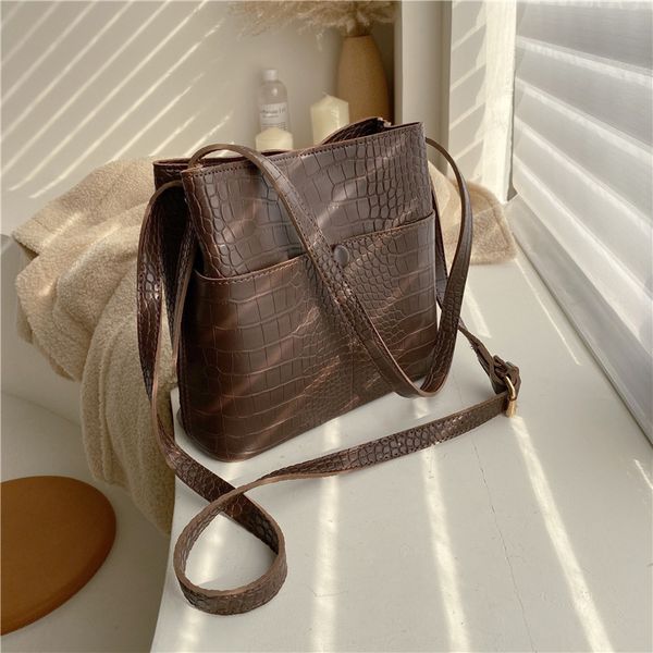 women handbag 2019 new winter retro bucket tote bag fashion crocodile pattern casual shoulder bag messenger
women handbag 2019 new winter retro bucket tote bag fashion crocodile pattern casual shoulder bag messenger