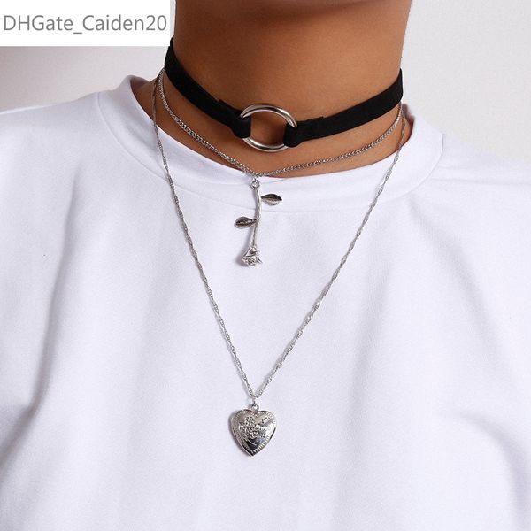 2pcs/set multi layer rose flower open locket love heart pendant necklace women black velvet choker necklaces jewelry, Silver
2pcs/set multi layer rose flower open locket love heart pendant necklace women black velvet choker necklaces jewelry, Silver