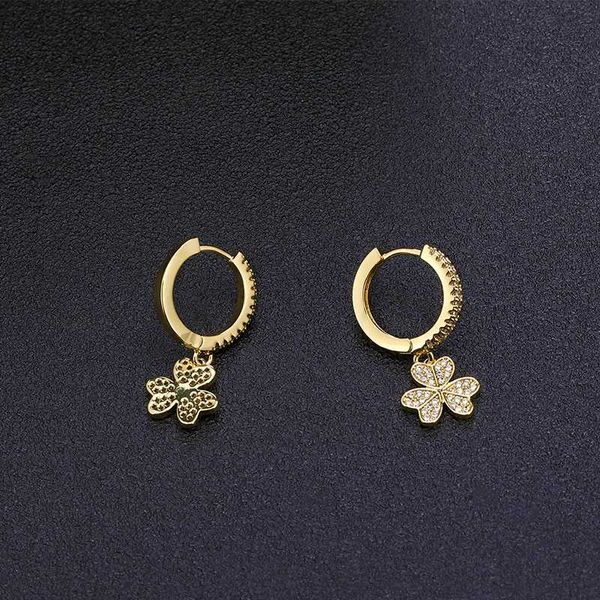 trendy cubic zirconia gold hoop three leaf drop earrings pave crystal gold earrings for women jewelry 2020, Golden;silver
trendy cubic zirconia gold hoop three leaf drop earrings pave crystal gold earrings for women jewelry 2020, Golden;silver