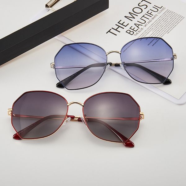 2020 new creative and simple sunglasses, men's and women's outdoor fashion sunglasses, metal frame sunglasses
2020 new creative and simple sunglasses, men's and women's outdoor fashion sunglasses, metal frame sunglasses