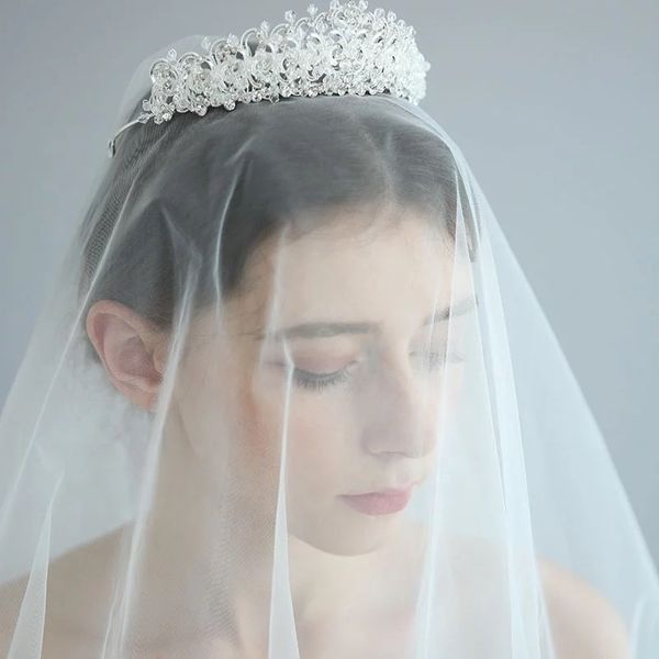 luxury crystal and rhinestone bridal tiara handmade headpiece queen crown wedding hair accessories brides gift, Golden;white
luxury crystal and rhinestone bridal tiara handmade headpiece queen crown wedding hair accessories brides gift, Golden;white