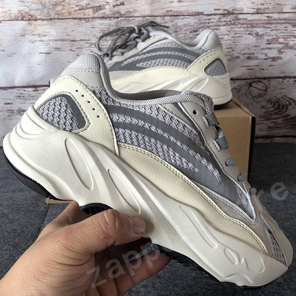 with box 700 v2 wave runner geode inertia solid grey vanta geode static mauve men women kanye west casual shoes designer sneakers size 36-46, Black
with box 700 v2 wave runner geode inertia solid grey vanta geode static mauve men women kanye west casual shoes designer sneakers size 36-46, Black