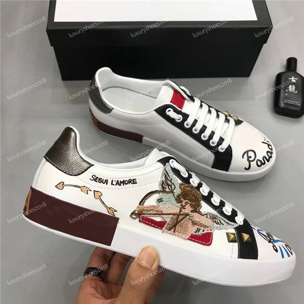chaussures fashion luxury designer men shoes graffiti poker print casual shoes canvas skate tennis leisure shoe sneakers
chaussures fashion luxury designer men shoes graffiti poker print casual shoes canvas skate tennis leisure shoe sneakers