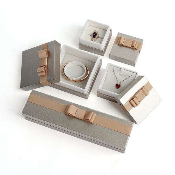 5pcs ribbon bow jewelry gift box packaging proposal ring stud earrings pendant charms necklace bangles holder jewellery presentation boxes, Black;white
5pcs ribbon bow jewelry gift box packaging proposal ring stud earrings pendant charms necklace bangles holder jewellery presentation boxes, Black;white