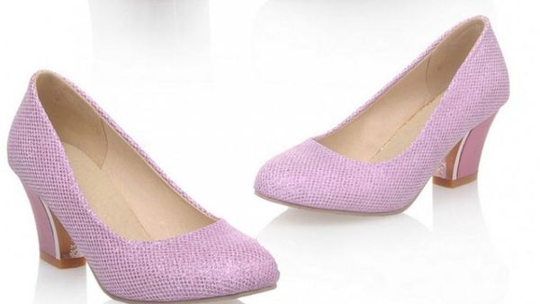 send 2018 spring and autumn new style shallow mouth medium-heel coarse-heeled women's shoes, Black
send 2018 spring and autumn new style shallow mouth medium-heel coarse-heeled women's shoes, Black
