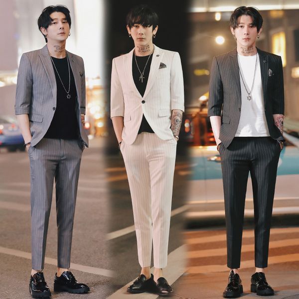 stripe middle sleeve suit with cropped trousers two piece suit with single button bridegroom's man large, White;black
stripe middle sleeve suit with cropped trousers two piece suit with single button bridegroom's man large, White;black