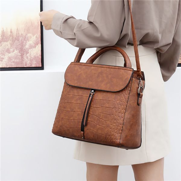 women new wild alligator casual small retro wipe color tassels high capacity handbag messenger shoulder bag
women new wild alligator casual small retro wipe color tassels high capacity handbag messenger shoulder bag