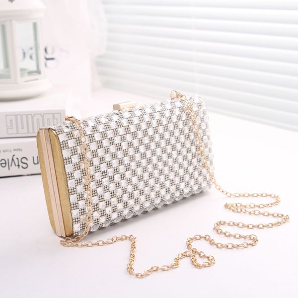 2020 new fashion dinner female golden clutch trendy diamond women's single shoulder silver bag girl black evening bag for party
2020 new fashion dinner female golden clutch trendy diamond women's single shoulder silver bag girl black evening bag for party
