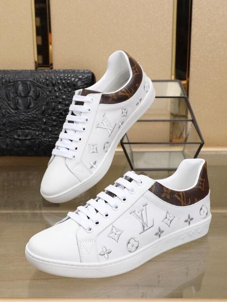 (With Box) Brand New Men's Fashion Casual Shoes Men's White casual shoes,Breathable casual shoes,Casual shoes size: 38-44 Hot Sale Promotion
(With Box) Brand New Men's Fashion Casual Shoes Men's White casual shoes,Breathable casual shoes,Casual shoes size: 38-44 Hot Sale Promotion