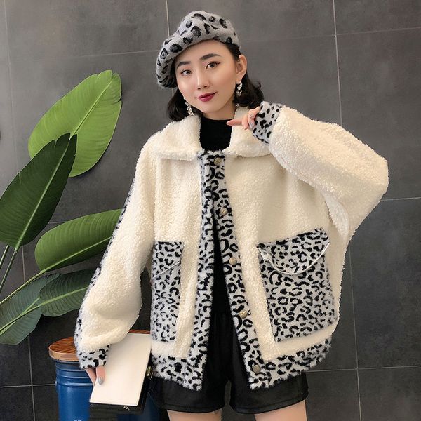 women's jackets 2021 winter thick warm long teddy trench coat women lamb fur wool loose fluffy jacket high quality, Black;brown
women's jackets 2021 winter thick warm long teddy trench coat women lamb fur wool loose fluffy jacket high quality, Black;brown