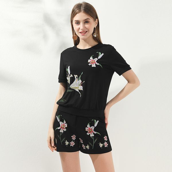 2020 summer floral embroidery sets fashion black t-shirts +shorts female sweet suits, White
2020 summer floral embroidery sets fashion black t-shirts +shorts female sweet suits, White