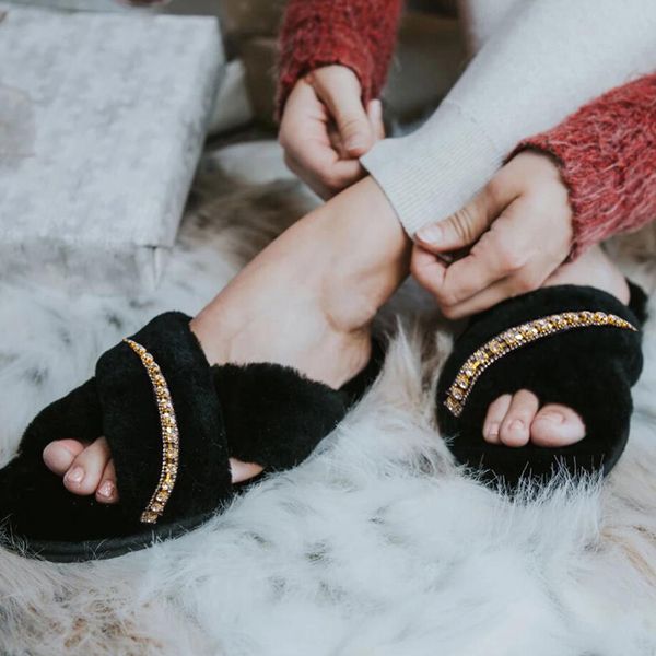 open toe flat slippers leopard printed furry mule slippers shoes women cross over winter plush non slip home shoes d30, Black
open toe flat slippers leopard printed furry mule slippers shoes women cross over winter plush non slip home shoes d30, Black