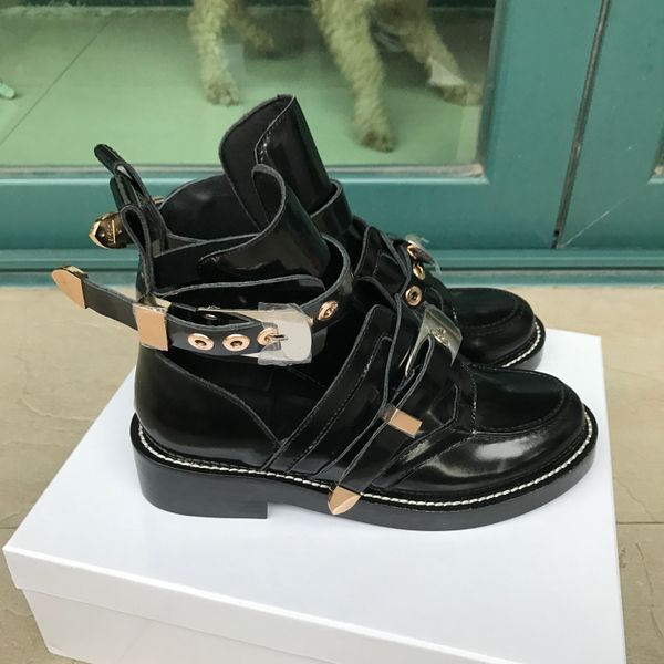 Newest High Quality Boots Women Casual Metal Buckle Ankle Women Martin Boots Casual Patent leather Western Boots British Style
Newest High Quality Boots Women Casual Metal Buckle Ankle Women Martin Boots Casual Patent leather Western Boots British Style