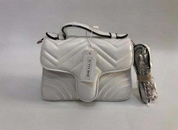 fashion women shoulder bag pu leather silver and sliver chain bag crossbody messenger bag female handbag wallet 21cm
fashion women shoulder bag pu leather silver and sliver chain bag crossbody messenger bag female handbag wallet 21cm