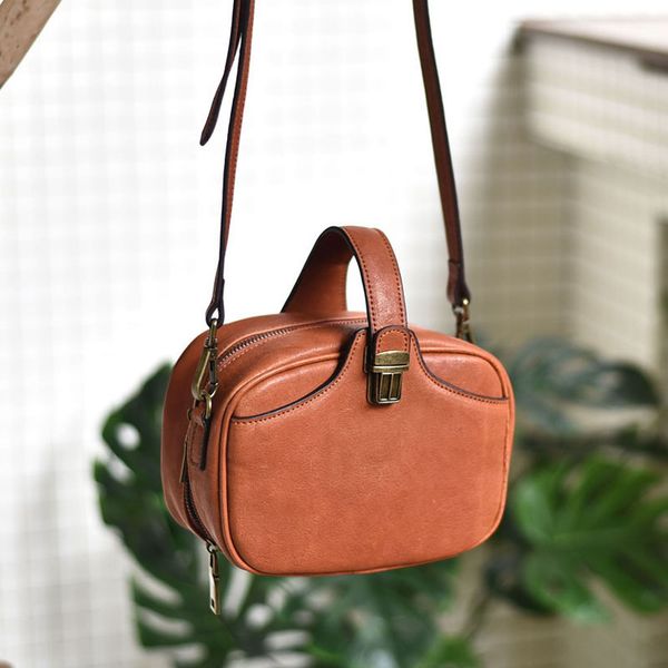 first layer cowhide simple small bag retro literary small fresh vegetable tanned leather personality leather handbag
first layer cowhide simple small bag retro literary small fresh vegetable tanned leather personality leather handbag
