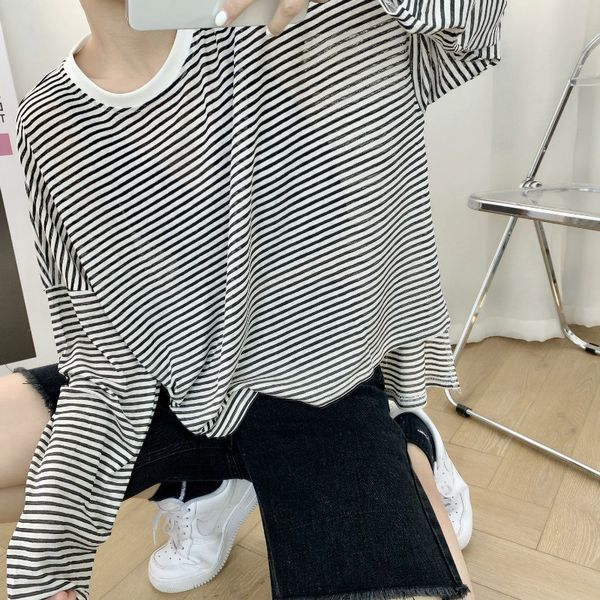 2020 striped sunscreen t shirt female round collar long sleeve knitted shirt loose base, White
2020 striped sunscreen t shirt female round collar long sleeve knitted shirt loose base, White