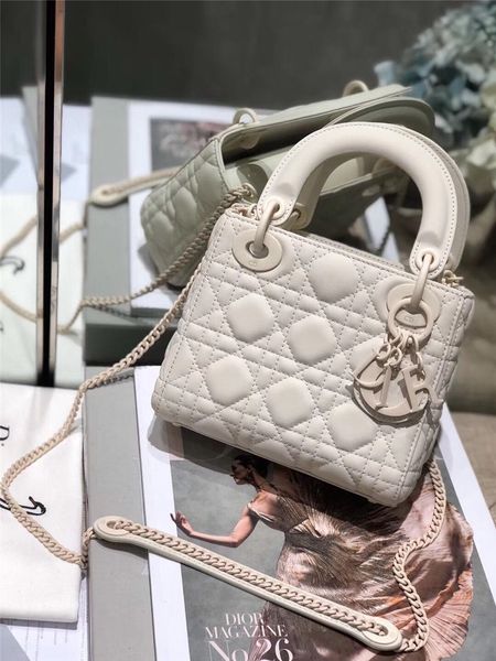 2019 d letter calf kin leather handbag white hopping bag women printing pur e fa hion bag chri tma pre ent
2019 d letter calf kin leather handbag white hopping bag women printing pur e fa hion bag chri tma pre ent