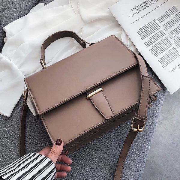 european style fashion new women handbags 2019 quality pu leather female bag simple crossbody bag commuter lady shoulder bag t200408
european style fashion new women handbags 2019 quality pu leather female bag simple crossbody bag commuter lady shoulder bag t200408