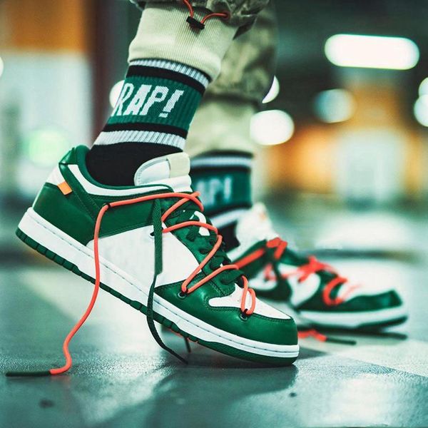with box 2019 futura x sb dunk low women mens running shoes skateboard designer sneakers trainers orange green des chaussures schuhe
with box 2019 futura x sb dunk low women mens running shoes skateboard designer sneakers trainers orange green des chaussures schuhe