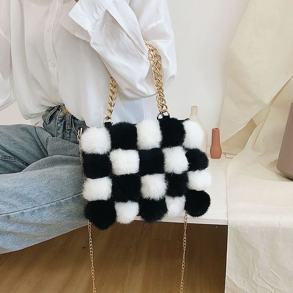 faux fur plush shoulder bags for women's autumn and winter fashion ladies vintage handbags women large capacity messenger bags
faux fur plush shoulder bags for women's autumn and winter fashion ladies vintage handbags women large capacity messenger bags