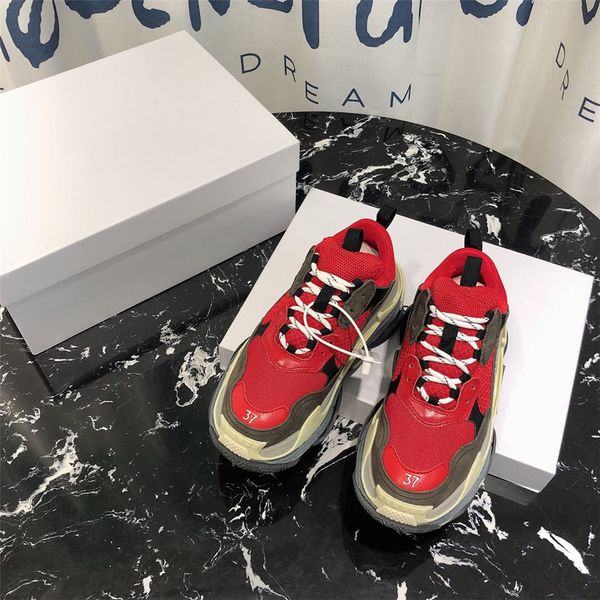 2019 fashion paris 17fw triple-s sneaker triple s casual dad shoes for mens women sports designer shoe size 35-45 black with shoe box c13
2019 fashion paris 17fw triple-s sneaker triple s casual dad shoes for mens women sports designer shoe size 35-45 black with shoe box c13