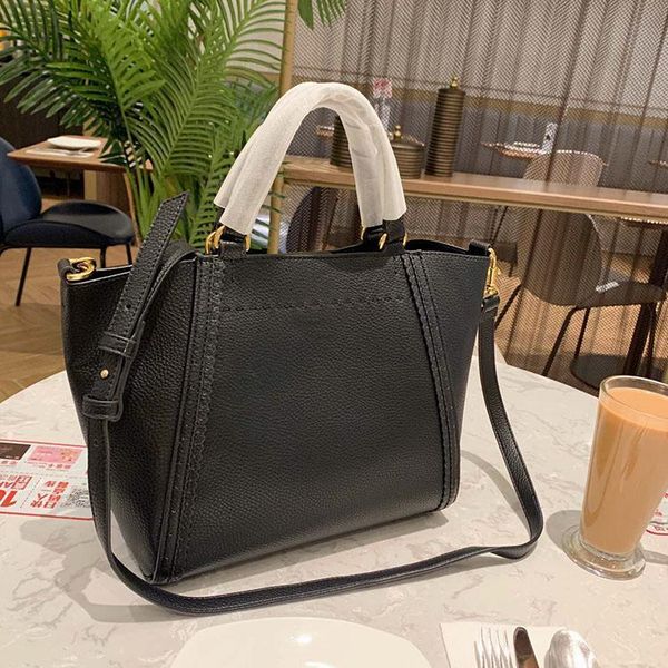 classic designer handbags lichee pattern high capacity tote fashion shopping bag shoulder strap crossbody bag modern stylish ing
classic designer handbags lichee pattern high capacity tote fashion shopping bag shoulder strap crossbody bag modern stylish ing