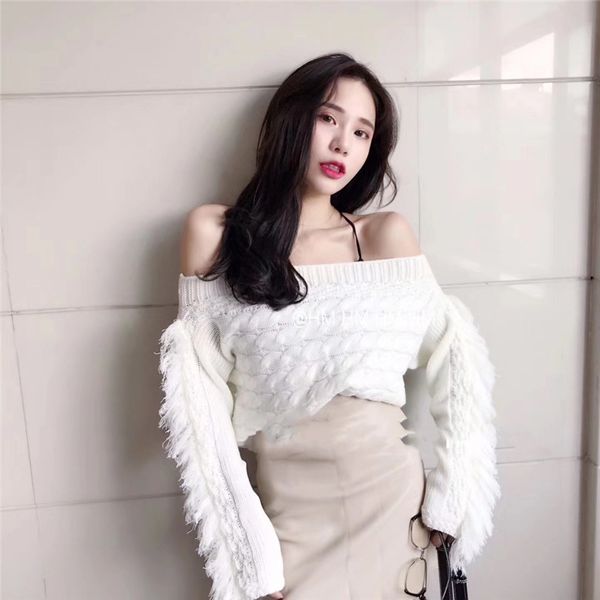 new white sweet off shoulder tassel sweater for women knitted long sleeve jumper female winter pullover pull femme, White;black
new white sweet off shoulder tassel sweater for women knitted long sleeve jumper female winter pullover pull femme, White;black