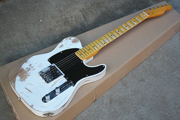 factory vintage style white electric guitar black with yellow maple fretrboard, pickguard, ash body, providing customization.
factory vintage style white electric guitar black with yellow maple fretrboard, pickguard, ash body, providing customization.
