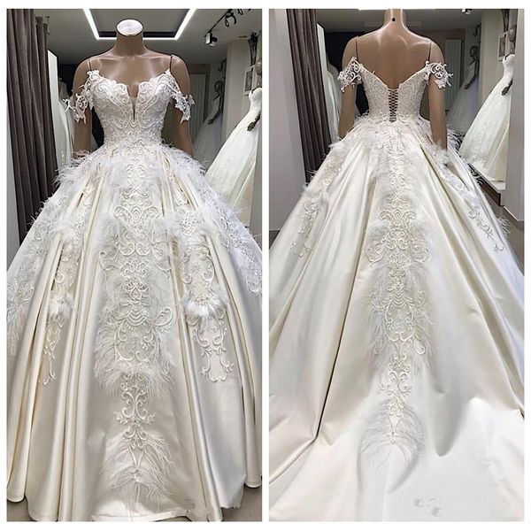 lace appliques feather adorned wedding dresses 2021 off shoulder new fashion lace up back bridal gowns robe de marriage custom, White
lace appliques feather adorned wedding dresses 2021 off shoulder new fashion lace up back bridal gowns robe de marriage custom, White