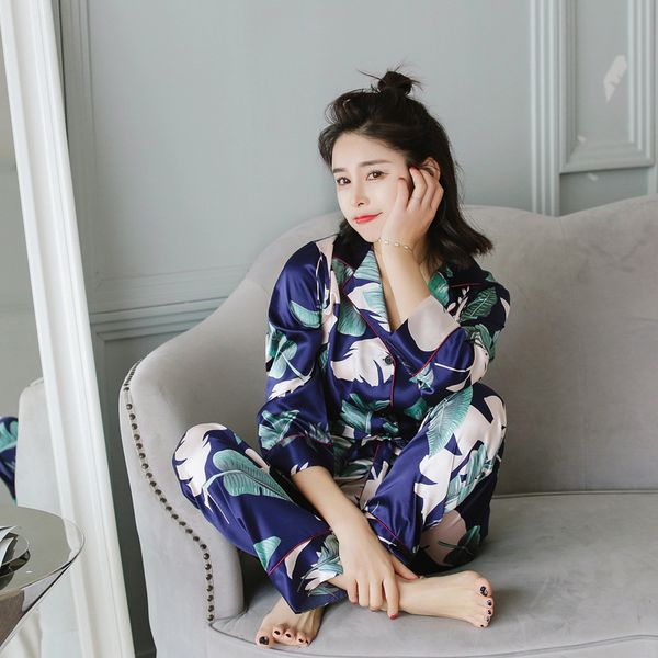 spring printing pattern women pajama set rayon sleepwear long sleeve trousers two paper suit, Black;red
spring printing pattern women pajama set rayon sleepwear long sleeve trousers two paper suit, Black;red