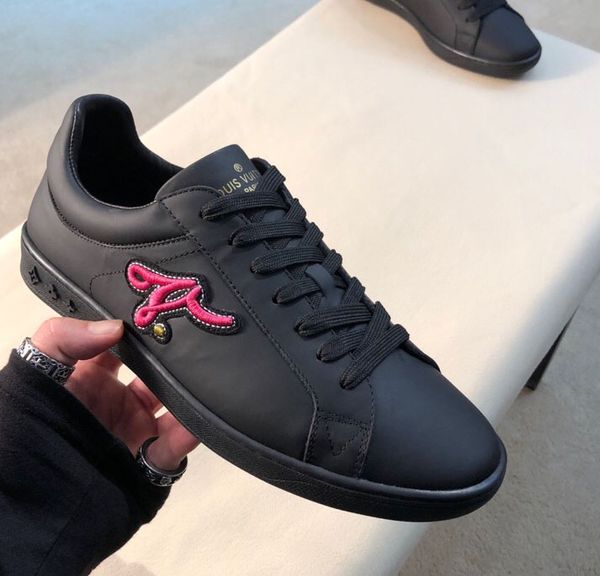 embroidered designer shoes black and white embroidery men's leather designer sports shoes luxury designer brand casual shoes
embroidered designer shoes black and white embroidery men's leather designer sports shoes luxury designer brand casual shoes
