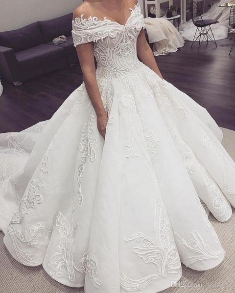 2020 luxury a line wedding dresses off the shoulder lace appliques country bridal gowns sweep train ruffles custom made robes de mariée, White
2020 luxury a line wedding dresses off the shoulder lace appliques country bridal gowns sweep train ruffles custom made robes de mariée, White