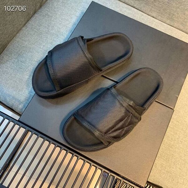2019sponge pads magic sticker slippers wholesale red blue black camouflage sandals summer slipper with box size 35-44
2019sponge pads magic sticker slippers wholesale red blue black camouflage sandals summer slipper with box size 35-44