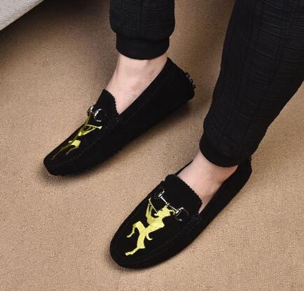 2020 new fashion gold and metal toe men velvet dress shoes italian mens dress shoes handmade loafers luxury men shoes, Black
2020 new fashion gold and metal toe men velvet dress shoes italian mens dress shoes handmade loafers luxury men shoes, Black