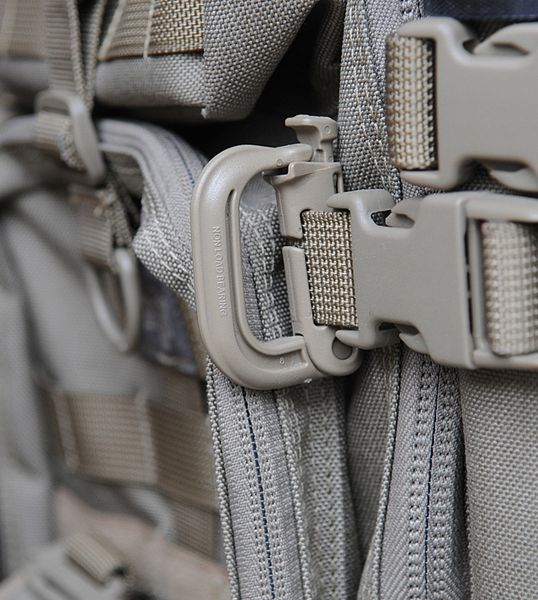 10 pcs/lot grimloc d shape carabiner buckle webbing belt/strap bergen rucksack itw ghillie
10 pcs/lot grimloc d shape carabiner buckle webbing belt/strap bergen rucksack itw ghillie