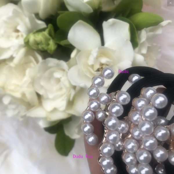 New fashion pearl Hair tie luxury Hair Accessories classic pearl matel logo hair rope party gift for souvenirs with paper card
New fashion pearl Hair tie luxury Hair Accessories classic pearl matel logo hair rope party gift for souvenirs with paper card