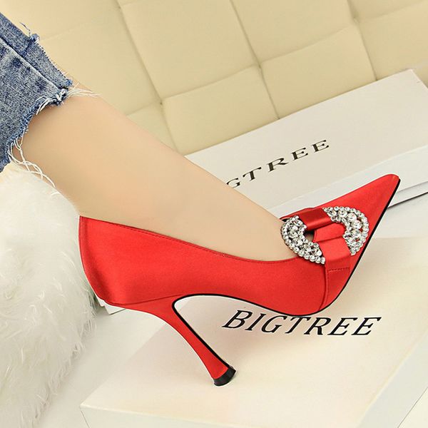 bigtree classic women pumps 2019 new women high heels crystal wedding shoes office shoes spring chaussures, Black
bigtree classic women pumps 2019 new women high heels crystal wedding shoes office shoes spring chaussures, Black