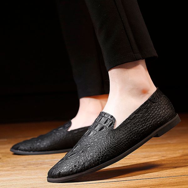 genuine leather men shoes italian casual mens loafers moccasins breathable slip on black man shoes gommino zapatos
genuine leather men shoes italian casual mens loafers moccasins breathable slip on black man shoes gommino zapatos