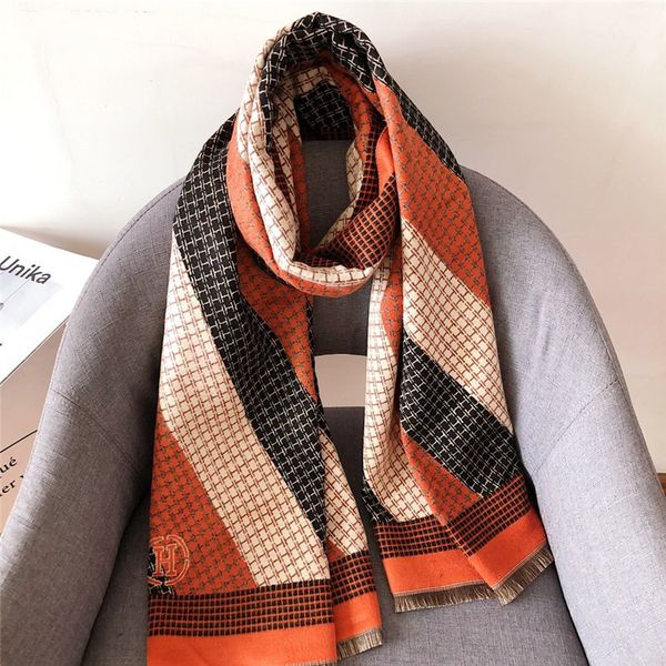 дизайнер зимний шарф женщин высокого качества кашемира шарф мягкий теплый шарф роскошный длинные классический письмо printed шаль, Blue;gray
дизайнер зимний шарф женщин высокого качества кашемира шарф мягкий теплый шарф роскошный длинные классический письмо printed шаль, Blue;gray