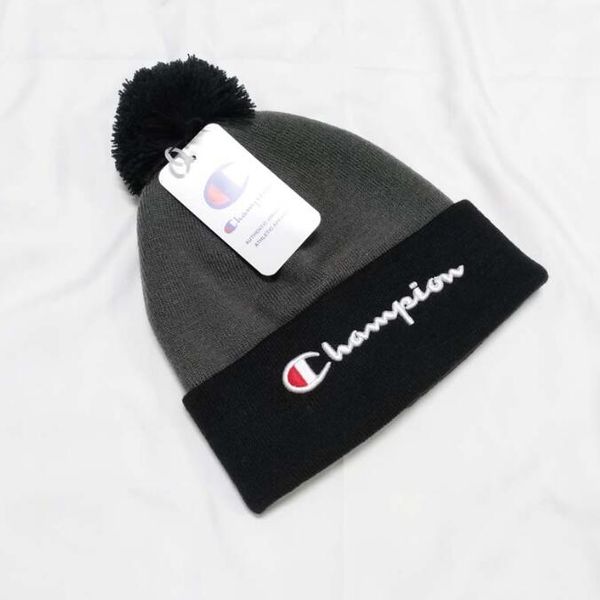 2019 trendy hats winter knitted fur poms beanie label fedora luxury cable slouchy skull caps fashion leisure beanie outdoor hats g5325, Blue;gray
2019 trendy hats winter knitted fur poms beanie label fedora luxury cable slouchy skull caps fashion leisure beanie outdoor hats g5325, Blue;gray