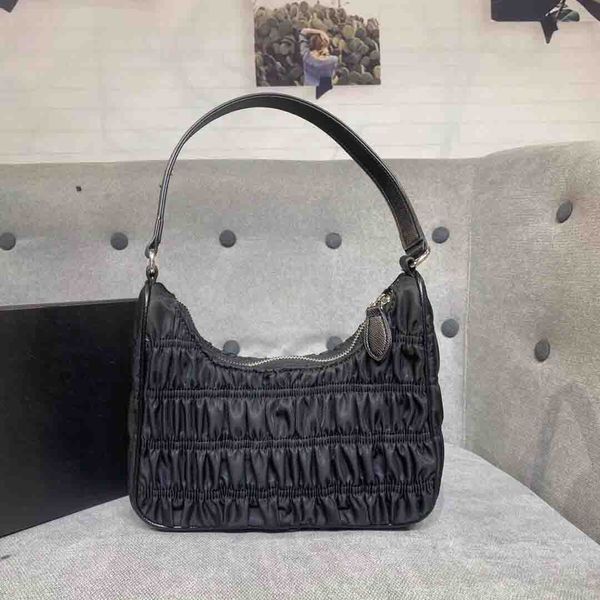 2020 spring and summer new pleated bag fashion underarm shoulder bag handbags women bags
2020 spring and summer new pleated bag fashion underarm shoulder bag handbags women bags