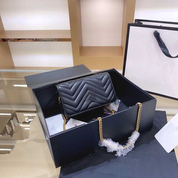 2020 designer designs the latest women's bag leather shoulder messenger bag super foreign zipper handbag
2020 designer designs the latest women's bag leather shoulder messenger bag super foreign zipper handbag