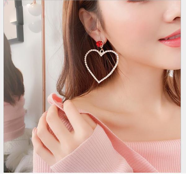 korean popular ear ornaments fashionable, sweet, hollow, loving, claw-chain earrings, Golden;silver
korean popular ear ornaments fashionable, sweet, hollow, loving, claw-chain earrings, Golden;silver