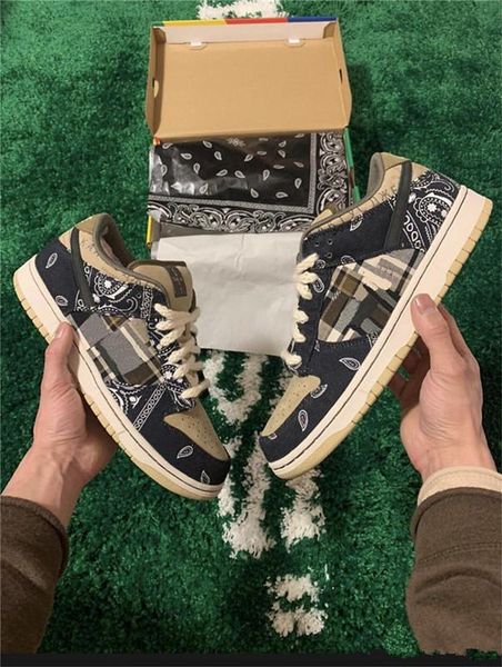 2020 new authentic travis scott x sb dunk low ts parachute beige-petra brown-black men women running shoes sports sneakers with box
2020 new authentic travis scott x sb dunk low ts parachute beige-petra brown-black men women running shoes sports sneakers with box